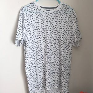 Beach themed Old Navy T-shirt size large